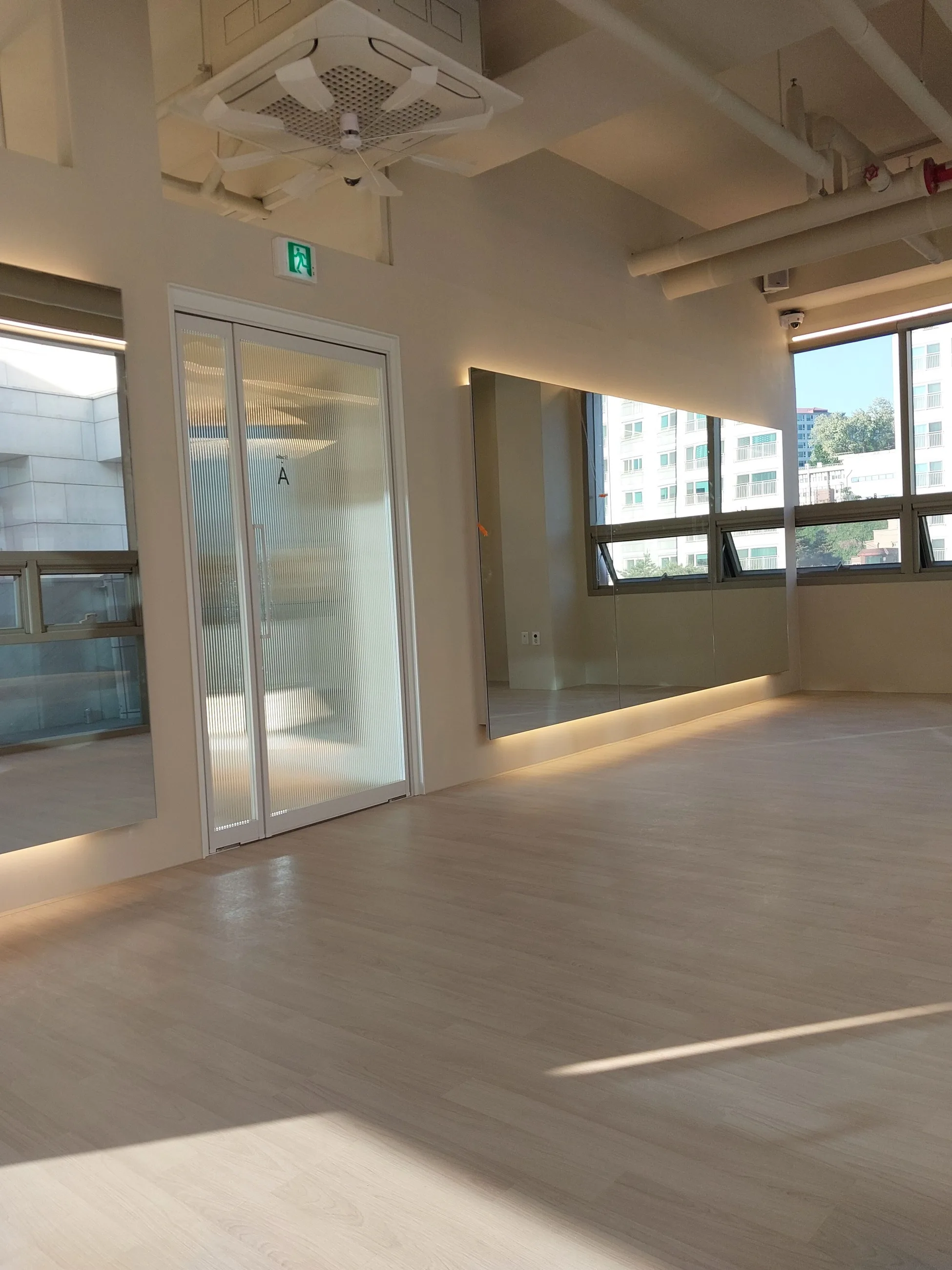 필라데스 샵 40평 시공 사진 3